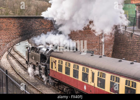 Llangollen Eisenbahn Spring Steam Gala April 2016. BR Standard 4MT Klasse 2-6-4 t No.80072 Llangollen Bahnhof. Stockfoto