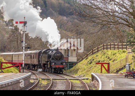 Llangollen Eisenbahn Spring Steam Gala April 2016. BR Standard 4MT Klasse 2-6-4 t No.80072 Glyndyfrdwy Bahnhof Stockfoto