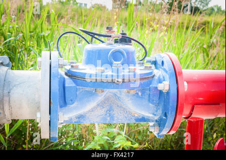 Absperrventil automatische (kein Strom) an das Hydrauliksystem für Bewässerungssystem Stockfoto