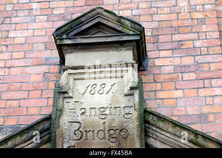 Detail des viktorianischen hängende Brücke Kammern Gebäude in Manchester, England. Stockfoto