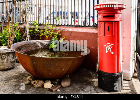 Königin Victoria Ära Letterbox, Museum der Long Street, St. John's, Antigua und Barbuda, Antigua Stockfoto