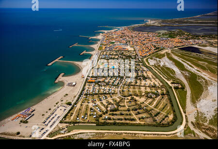 Luftaufnahme, Campingplatz von Saintes-Maries-de-la-Mer, Innenstadt von Saintes-Maries-de-la-Mer, Saintes-Maries-de-la-Mer, Camargue, Stockfoto