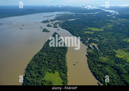 Luftaufnahme, Fischerdorf Pimentel am Rio Tapajos im Amazonas-Regenwald, dam und Überschwemmungen durch Wasserkraft geplant Stockfoto