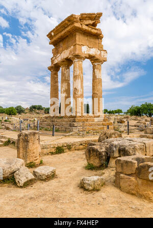 Tempel des Castor und Pollux oder Tempio di Dioskuren, antike, Tal der Tempel, Valle dei Templi Agrigento, Sizilien, Italien Stockfoto