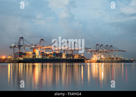 Singapur Cargo-terminal, einer der geschäftigsten Häfen der Welt, Singapore. Stockfoto