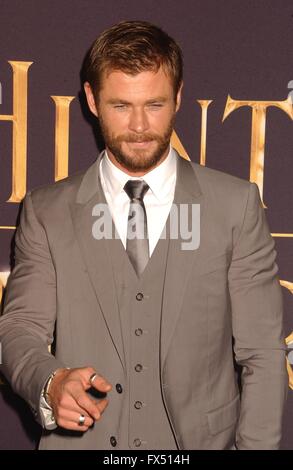 Hollywood, Kalifornien, USA. 11. April 2016. Chris Hemsworth besucht die Premiere der '' Huntsman: Winter-Krieg '' am Dorf Theater in Westwood, Kalifornien am April 11.2016. 2016-Credit: Phil Roach/Globe Fotos/ZUMA Draht/Alamy Live-Nachrichten Stockfoto