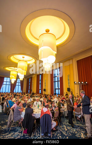 Ein Empfang im Veranstaltungsraum Botschafter des kommunalen Biarritz Casino (atlantischen Pyrenäen - Frankreich). Stockfoto