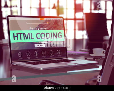 HTML-Code Konzept auf Laptop-Bildschirm. Stockfoto