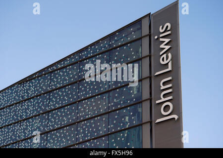 John Lewis unterzeichnen Logo Shop in Cardiff, Südwales. Stockfoto