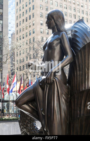 Abbildung der Menschheit (Maiden und Jugend), Rockefeller Center, New York City Stockfoto