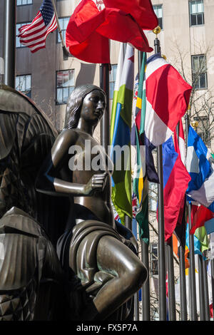 Abbildung der Menschheit (Maiden und Jugend), Rockefeller Center, New York City Stockfoto