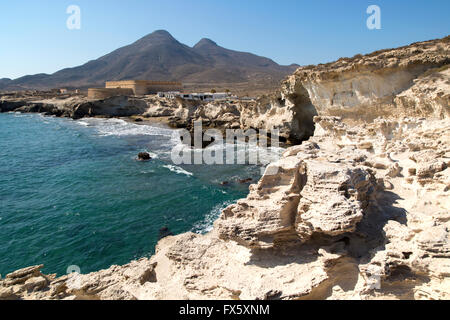 Vulkane und versteinerte Sanddüne rock Struktur, Los Escullos, Cabo de Gata Naturpark, Almeria, Spanien Stockfoto