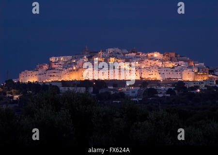 Ostuni, die berühmte weiße Stadt im Süden Italiens in Apulien. Stockfoto