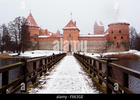 Trakai Burg im Winter mit Schnee Stockfoto