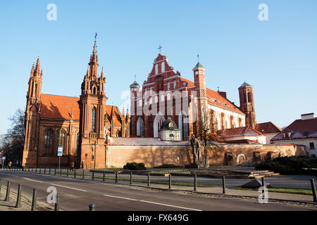 St.-Anna-Kirche und die Kirche St. Franziskus und Bernhardiner, Vilnius Stockfoto