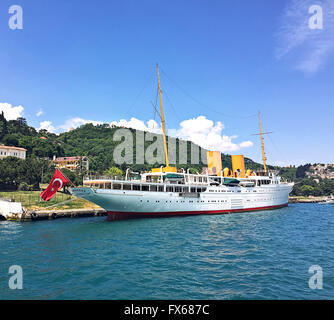 Berühmte Savarona Yacht, die der Gründer der türkischen Republik verwendet, um in Istanbul Stockfoto