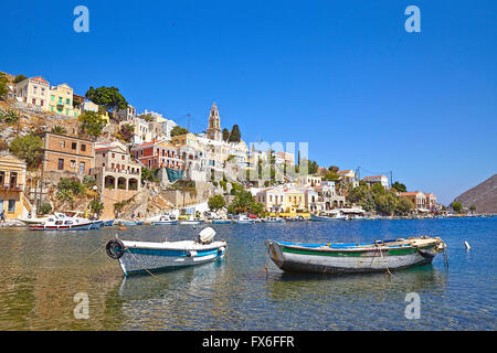 Schöne Küstenstadt Insel Symi Stockfoto