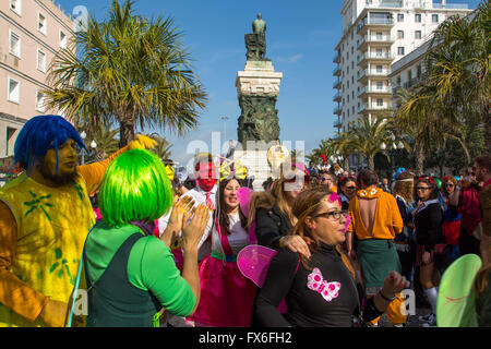 Der Karneval, Menschen verkleidet, Stadt Cádiz, Andalusien Spanien. Europa Stockfoto