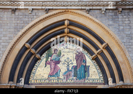 Mosaik über dem Eingang zum Bonner Münster, Münster-Basilika, Bonn, Rheinland, Nordrhein-Westfalen, Deutschland Stockfoto