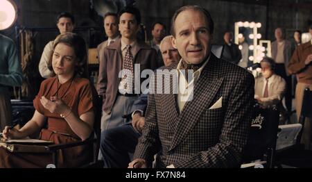 Hail Caesar! Jahr: 2016 USA Regie: Ethan Coen, Joel Coen Ralph Fiennes Stockfoto