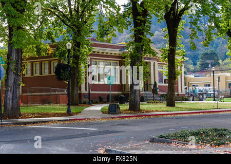 Oregon City Public Library wird saniert und erweitert.  Oregon City, Oregon Stockfoto