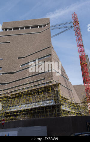 Die Bauarbeiten außerhalb der Tate Modern Neubau entworfen von den Architekten Herzog & de Meuron Stockfoto