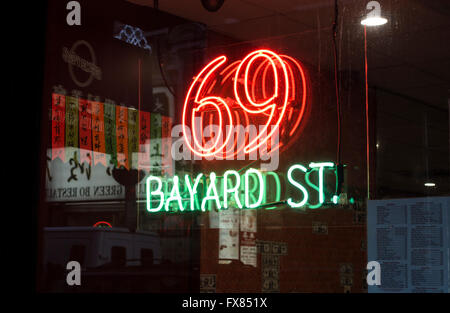 Neon anmelden Fenster 69 Bayard Street in Chinatown Stockfoto