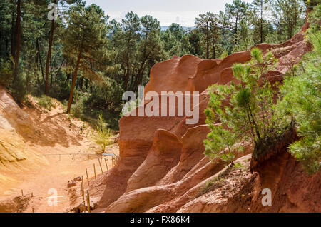 Les Sentiers d'Ocres, Roussillon, Vaucluse, Frankreich 84 Stockfoto