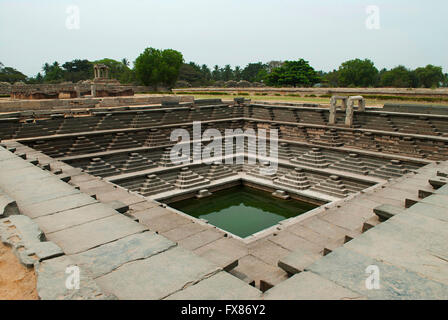 Abgesetzt, Tank, Stepwell oder Pushkarni Hampi, Karnataka, Indien Stockfoto