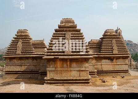 Shiva-Tempel, Hemakuta Hill, Hampi, Karnataka, Indien. Heilige Zentrum. Ansicht von Süden. Stockfoto