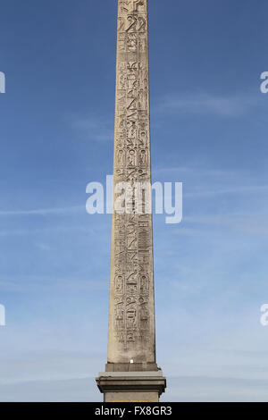 Luxor Obelisk. Ort der Concorde. Paris. Frankreich. Ursprünglich nach Luxor-Tempel in Ägypten angesiedelt. (Regierungszeit Ramses II) Stockfoto