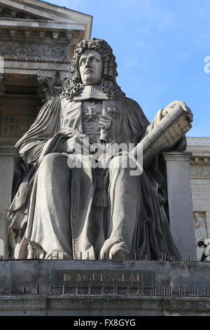 Henri Francois d'Aguesseau (1668-1751). Kanzler von Frankreich. Statue von Jean-Josep Foucou (1739-1821). Paris, Frankreich. Stockfoto