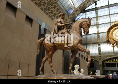 Napoleon I mit Pferd als Roman Emperor. Statue von Antoine-Louis Barye, 1860-1865. Musée d ' Orsay. Paris. Frankreich. Stockfoto