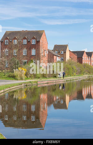 Am Wasser wohnen in Kidderminster auf Mitarbeiter und Worcester Canal, Worcestershire, England, UK Stockfoto