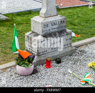 Das Grab des irischen Patrioten Eamon De Valera in Glasnevin Cemetery in Dublin. Stockfoto