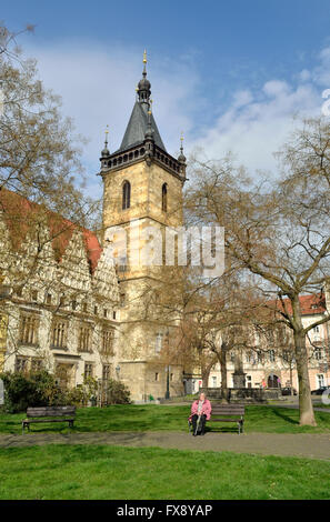 Prag, Tschechische Republik. Karlovo Namesti (Karlsplatz). Neues Rathaus (Novomestska Radnice) 1418: Gothic Stockfoto
