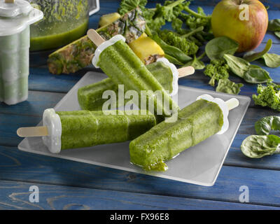 Grüner Saft Eis am Stiel Stockfoto