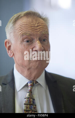 London, UK. 12. April 2016. Jeffrey Archer einen Vortrag auf dem englischen PEN literarischen Salon auf der London Book Fair Credit: Ilpo Musto/Alamy Live-Nachrichten Stockfoto