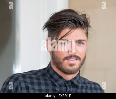 Brentwood Essex 12. April 2016, Sam Reece besucht Amy Child Salon Relaunch in Brentwood, Esse Credit: © Ian Davidson/Alamy Live News Stockfoto