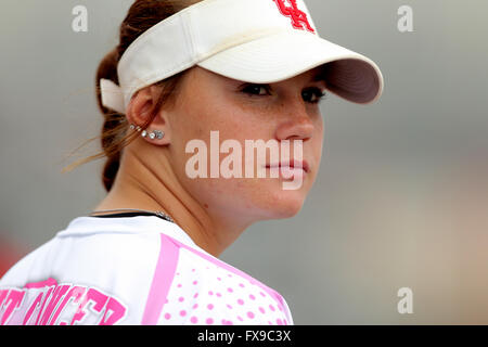 Houston, TX, USA. 12. April 2016. Houston Krug Savannah Heebner #5 vor dem NCAA Softballspiel zwischen Houston und Baylor vom Cougar Softball Stadium in Houston, Texas. Kredit-Bild: Erik Williams/Cal Sport Media/Alamy Live News Stockfoto