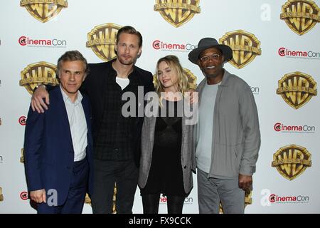 Las Vegas, NV, USA. 12. April 2016. Christophe Waltz, Alexander Skarsgard, Margot Robbie, Samuel in Anwesenheit für Warner Bros. CinemaCon 2016 Veranstaltung, Caesars Palace, Las Vegas, NV 12. April 2016. Bildnachweis: James Atoa/Everett Collection/Alamy Live-Nachrichten Stockfoto