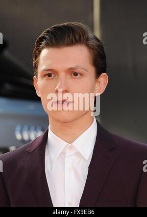 Los Angeles, CA, USA. 12. April 2016. Tom Holland im Ankunftsbereich für CAPTAIN AMERICA: Bürgerkrieg Premiere, der Dolby Theater in Hollywood und Highland Center, Los Angeles, CA 12. April 2016. Bildnachweis: Elizabeth Goodenough/Everett Collection/Alamy Live-Nachrichten Stockfoto