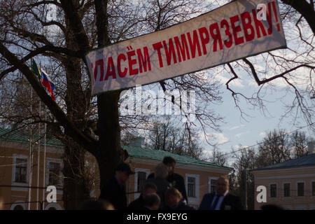 Moskau, Russland - 11. April 2016.  Politisches Schlagwort speichern Timiryazevka. Der Protest der Studenten und Professoren der russischen Timirjasew Agrarian Staatsuniversitaet gegen die Ausgrenzung von wissenschaftlichen Bereichen der Entwicklung. Stockfoto