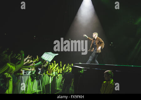 Manchester, UK. 12. April 2016. Macklemore und Ryan Lewis führen in der Manchester Arena auf ihre 2016, UK Tour Credit: Myles Wright/ZUMA Draht/Alamy Live News Stockfoto