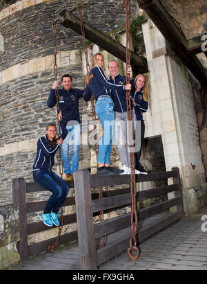 2016, 12. April, Arena Loire, TrŽlaz, Halbfinale FedCup, Frankreich-Niederlande, niederländische team bei der "Chateau, Ltr: Cindy Burger, Kapitän Paul Haarhuis, Arantxa Rus, Kiki Bertens und Richel Hogenkamp Foto: Tennisimages / Henk Koster Stockfoto