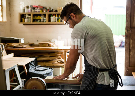 Tischler arbeiten auf sein Handwerk Stockfoto