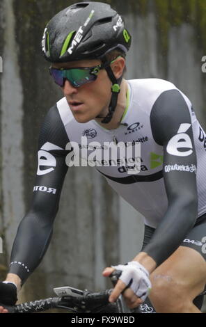 Eibar, Spanien, 9. April 2016 Serge Pauwels während das Zeitfahren gegen Eibar - Eibar der Baskenland-Rundfahrt Stockfoto