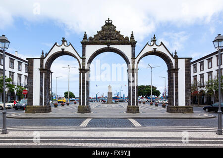 Portas da Cidade Denkmal, Ponta Delgada, Sao Miguel, portugiesischen autonomen Region der Azoren Stockfoto