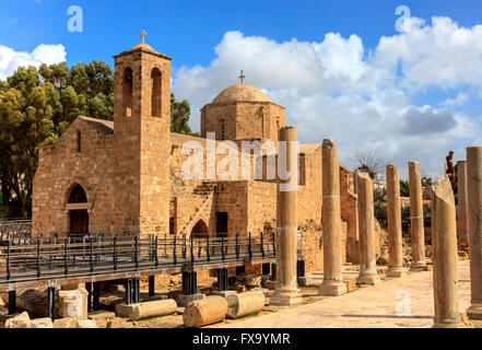 Die Panagia Chrysopolitissa-Kirche, erbaut auf den Ruinen der größten frühbyzantinischen Basilika. Stockfoto