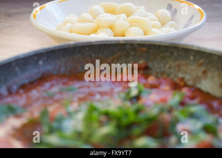 traditionelle italienische Öl Sandwch gefüllt mit Schinken-Steak und provola Stockfoto